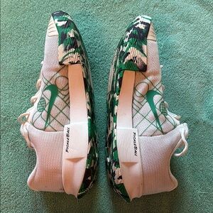 Nike Green and White Patterned Sneakers